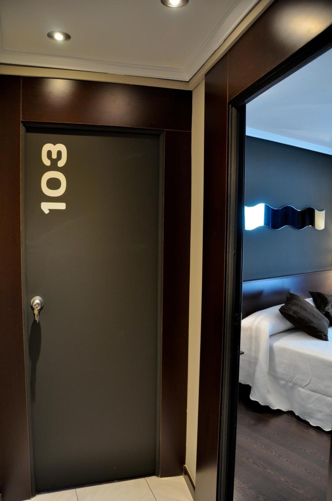 Hostal La Rotonda Ourense Ngoại thất bức ảnh